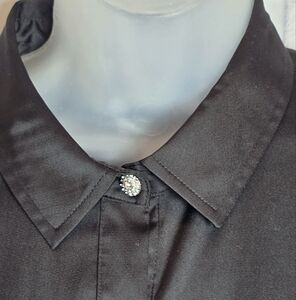 Elegant Black Blouse with Fine Fabric